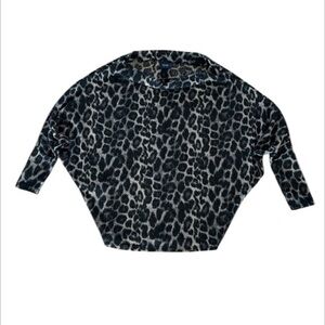 Daytrip size small cheetah print thermal shirt